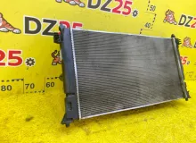 Радиатор основной TOYOTA PRIUS 2016/Цвет 070 1640037310 ZVW55 2ZRFXE, передний