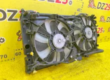 Радиатор основной TOYOTA PRIUS 2016/Цвет 070 1640037310 ZVW55 2ZRFXE, передний