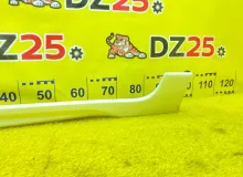 Накладка на порог HONDA FIT 2013/Цвет NH624P 71800T5B00 GP5 LEB, передняя правая