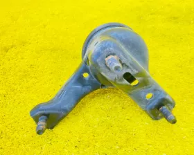Подушка двигателя Toyota