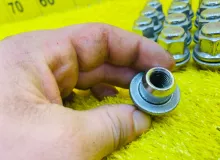 Гайка на колесо TOYOTA ISIS 2008/Цвет 070 9094201021 ZNM10G/ZNM10W/ZGM10G/ZGM10W/ZGM11G/ZGM11W/ZGM15G/ZGM15W/ANM10G/ANM10W/ANM15G/ANM15W 1ZZFE