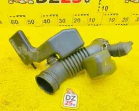 Патрубок воздушного фильтра TOYOTA