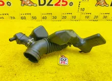 Патрубок воздушного фильтра TOYOTA LAND CRUISER PRADO 2002 1788162200 VZJ121W 5VZFE, передний