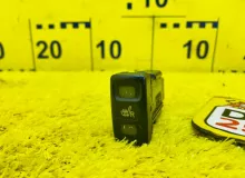 Кнопка включения подогрева сидений TOYOTA LAND CRUISER 2000/Цвет 057 8475160070 HDJ101K 1HDFTE, передняя правая