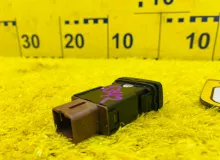 Кнопка включения подогрева сидений TOYOTA LAND CRUISER 2000/Цвет 057 8475160070 HDJ101K 1HDFTE, передняя правая