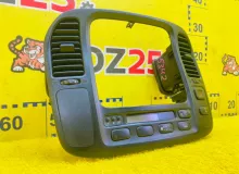 Консоль магнитофона TOYOTA LAND CRUISER 2000/Цвет 057 8401360020 HDJ101K 1HDFTE, передний
