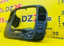 Консоль магнитофона TOYOTA LAND CRUISER 2000/Цвет 057 8401360020 HDJ101K 1HDFTE, передний