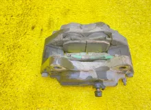 Суппорт TOYOTA LAND CRUISER 2000/Цвет 057 4773060080 HDJ101K 1HDFTE, передний правый