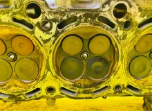 Головка блока цилиндров TOYOTA LAND CRUISER 1999 1110159165 UZJ100/UZJ100L/UZJ100 2UZFE, передняя правая