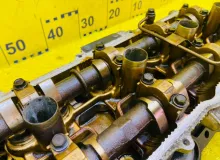 Головка блока цилиндров TOYOTA LAND CRUISER 1999 1110159165 UZJ100/UZJ100L/UZJ100 2UZFE, передняя правая