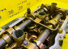 Головка блока цилиндров TOYOTA LAND CRUISER 1999 1110159165 UZJ100/UZJ100L/UZJ100 2UZFE, передняя правая