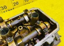 Головка блока цилиндров TOYOTA LAND CRUISER 1999 1110159165 UZJ100/UZJ100L/UZJ100 2UZFE, передняя правая