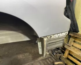 Крыло заднее NISSAN