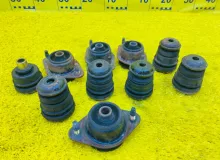 Подушка кузова INFINITI QX56 2004/Цвет G10 955107S000 JA60 VK56DE, передняя