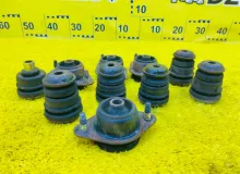 Подушка кузова INFINITI QX56 2004/Цвет G10 955107S000 JA60 VK56DE, передняя