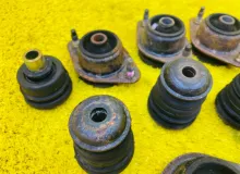 Подушка кузова INFINITI QX56 2004/Цвет G10 955107S000 JA60 VK56DE, передняя