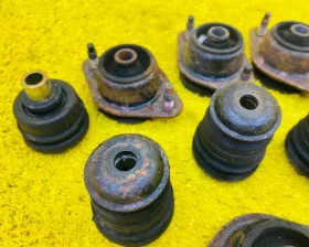 Подушка кузова INFINITI