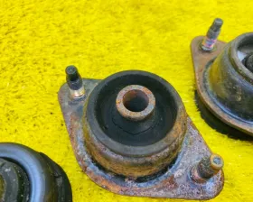 Подушка кузова INFINITI