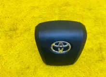 Подушка безопасности водителя TOYOTA PRIUS С ЗАРЯДОМ|2016 4513047231 ZVW55 2ZRFXE, передняя