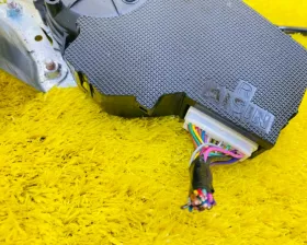 Доводчик двери пятой MITSUBISHI