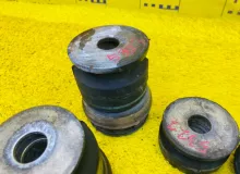 Подушка кузова TOYOTA SEQUOIA 2008/Цвет 040 522010C020 USK60L 3URFE