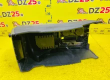 Бардачок между сиденьями HUMMER H2 2003 88986338 LQ4, передний