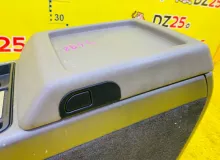 Бардачок между сиденьями HUMMER H2 2003 88986338 LQ4, передний