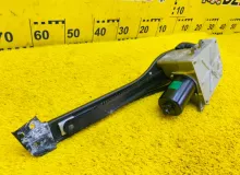 Доводчик двери пятой INFINITI QX56 2004/Цвет G10 825807S400 JA60 VK56DE, задний
