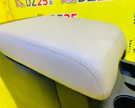 Бардачок между сиденьями TOYOTA