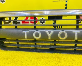 Решетка радиатора TOYOTA