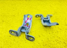 Петля дверная TOYOTA TUNDRA 1999/Цвет 056 687100C010 UCK40L/UCK41L/UCK30L/UCK31L/VCK40L/VCK30L/GSK30L 2UZFE, передняя правая
