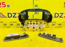 Консоль магнитофона TOYOTA TUNDRA 1999/Цвет 056 840100C020 UCK40L/UCK41L/UCK30L/UCK31L/VCK40L/VCK30L/GSK30L 2UZFE, передний