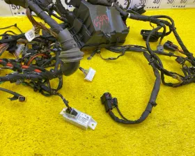 Блок предохранителей под капот Mercedes-Benz
