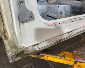 Порог кузова Mercedes-Benz