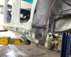 Порог кузова Mercedes-Benz