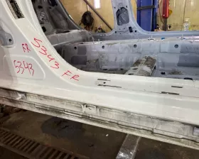 Порог кузова Mercedes-Benz