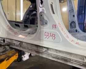 Порог кузова Mercedes-Benz