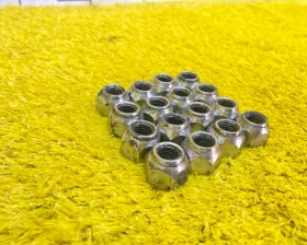 Гайка на колесо TOYOTA