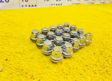 Гайка на колесо TOYOTA NOAH 2014/Цвет 070 9094201033 ZWR80G 2ZRFXE