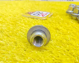 Гайка на колесо TOYOTA