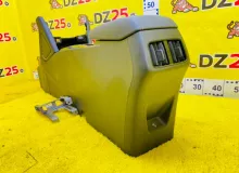 Бардачок между сиденьями HYUNDAI IX35 2021/Цвет PWT 93300S6AA0 NU G4LD, передний