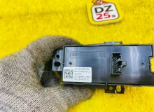 Кнопка ручника HYUNDAI IX35 2021/Цвет PWT 93766S6AA0 NU G4LD, передняя