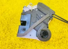 Замок двери TOYOTA PASSO 2016/Цвет XE3 69330B1031 M700A 1KRFE, задний правый