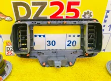 Консоль магнитофона TOYOTA PASSO 2016/Цвет XE3 55405B1310 M700A 1KRFE, передний