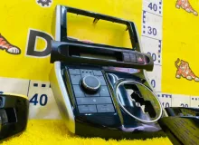 Консоль магнитофона TOYOTA WISH 2013/Цвет 202 5542068140 ZGE20W 2ZRFAE, передний