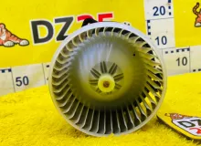 Мотор печки TOYOTA ISIS 2012/Цвет 070 8710344081 ZGM10W 2ZRFAE, передний