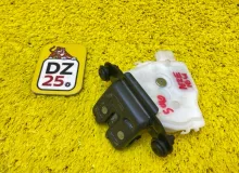 Замок 5-й двери TOYOTA COROLLA FIELDER 2013 6935013380 NZE164G/NZE164 1NZFXE, задний