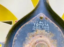 Вентилятор радиатора кондиционера TOYOTA RAV4 2002/ЦВЕТ 064 1671122090 ZCA26W/ACA20W/ACA20/ACA21W/ACA21/ACA22/ACA23/ACA26/ACA28/ZCA25/ZCA25W/ZCA26/ZCA26W 1ZZFE, передний