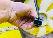 Вентилятор радиатора кондиционера TOYOTA RAV4 2002/ЦВЕТ 064 1671122090 ZCA26W/ACA20W/ACA20/ACA21W/ACA21/ACA22/ACA23/ACA26/ACA28/ZCA25/ZCA25W/ZCA26/ZCA26W 1ZZFE, передний