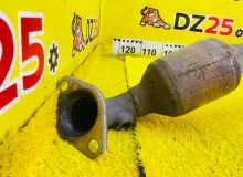 Катализатор TOYOTA SIENTA 2016/Цвет 070 1741047230 NSP170 2NRFKE, передний